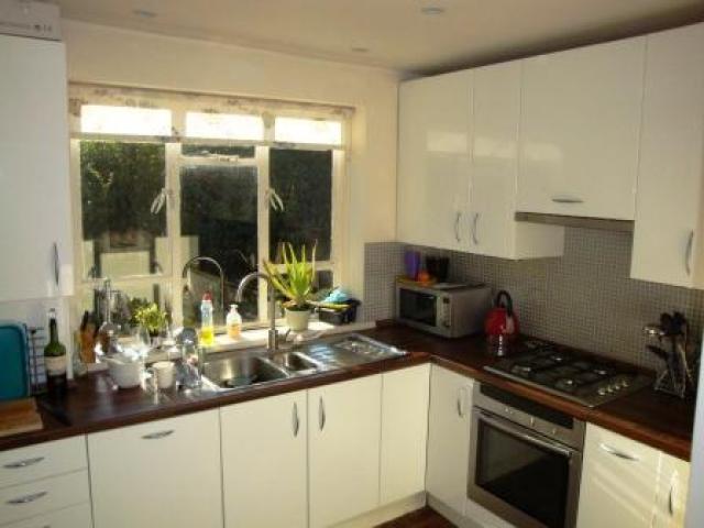 			1 Bedroom, 1 bath, 1 reception Flat			 Exeter Road, KILBURN/MAPESBURY
